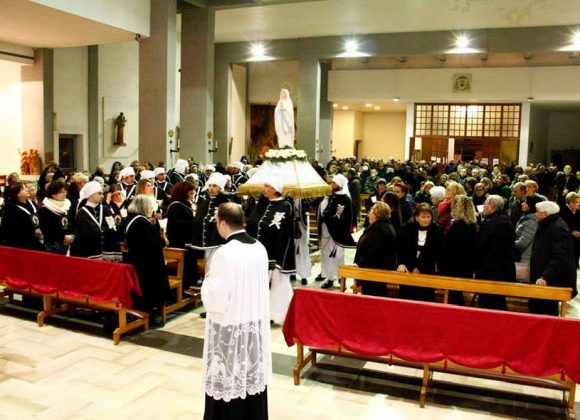 4-Guido-Marini-Taranto-parrocchia-di-san-Roberto-Bellarmino-festa-della-Madonna-di-Lourdes Taranto – Messa per la festa della Madonna di Lourdes