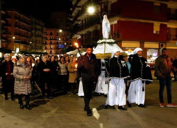 5-Guido-Marini-Taranto-parrocchia-di-san-Roberto-Bellarmino-festa-della-Madonna-di-Lourdes Taranto – Messa per la festa della Madonna di Lourdes