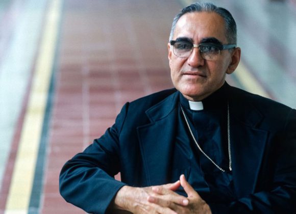 Benedizione serale con la vita di San Oscar Romero Benedizione serale con la vita di San Oscar Romero